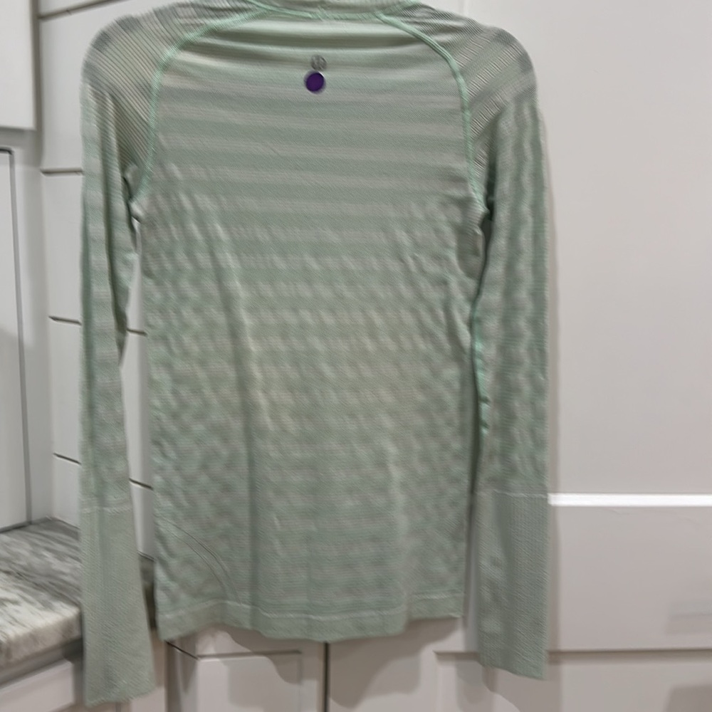 (2019) 🍋 LULULEMON RUN: Swiftly Tech Long Sleeve Crew Sz 6 *GUC - Picture 9 of 9